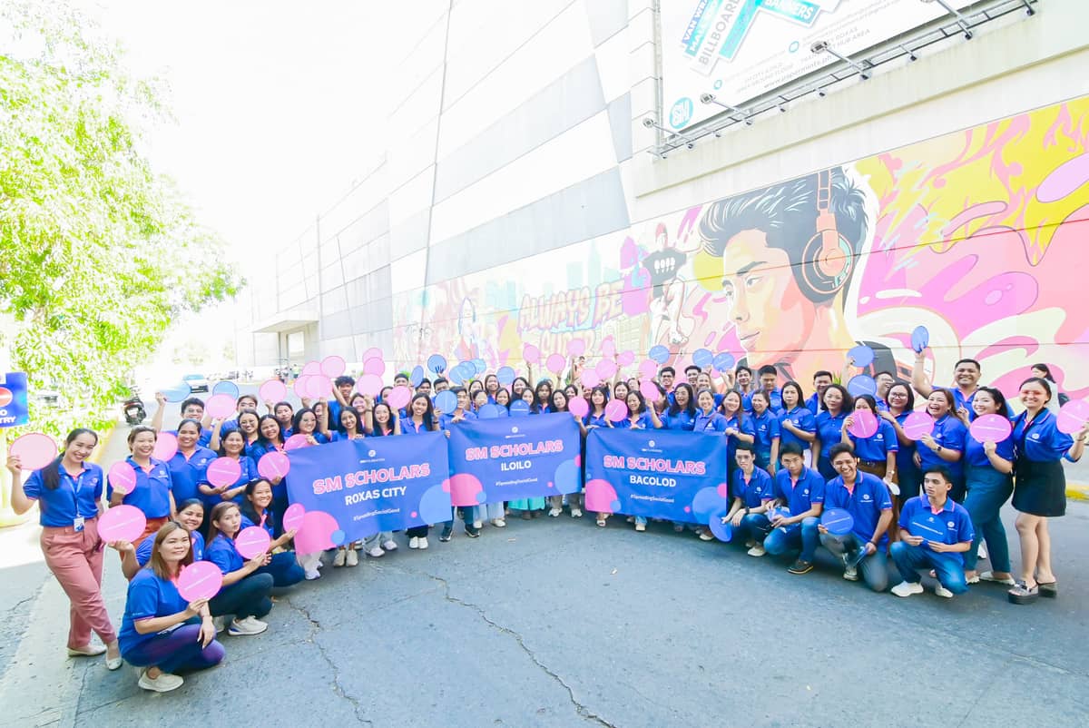 SM Foundation empowers employment-ready scholars during its general assembly in SM City Iloilo.